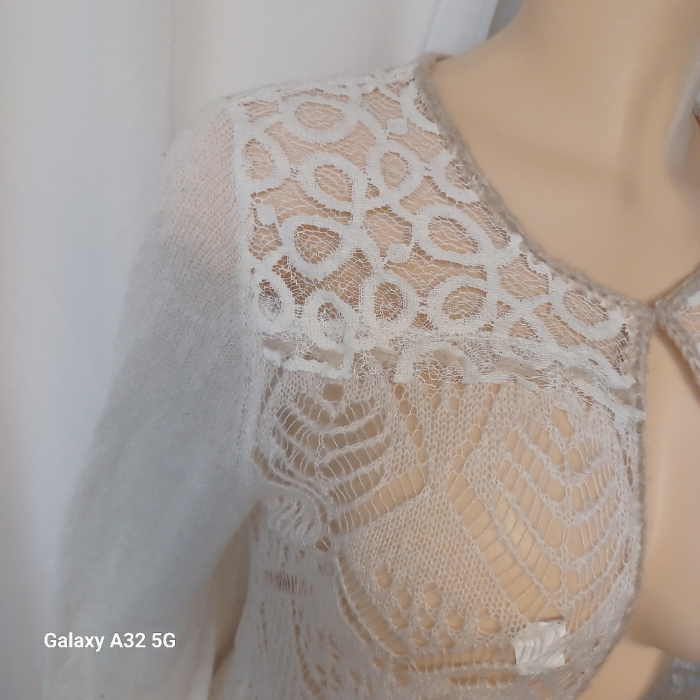 Mystree Size M Elegant Lace Cardigan - Picture 8 of 11
